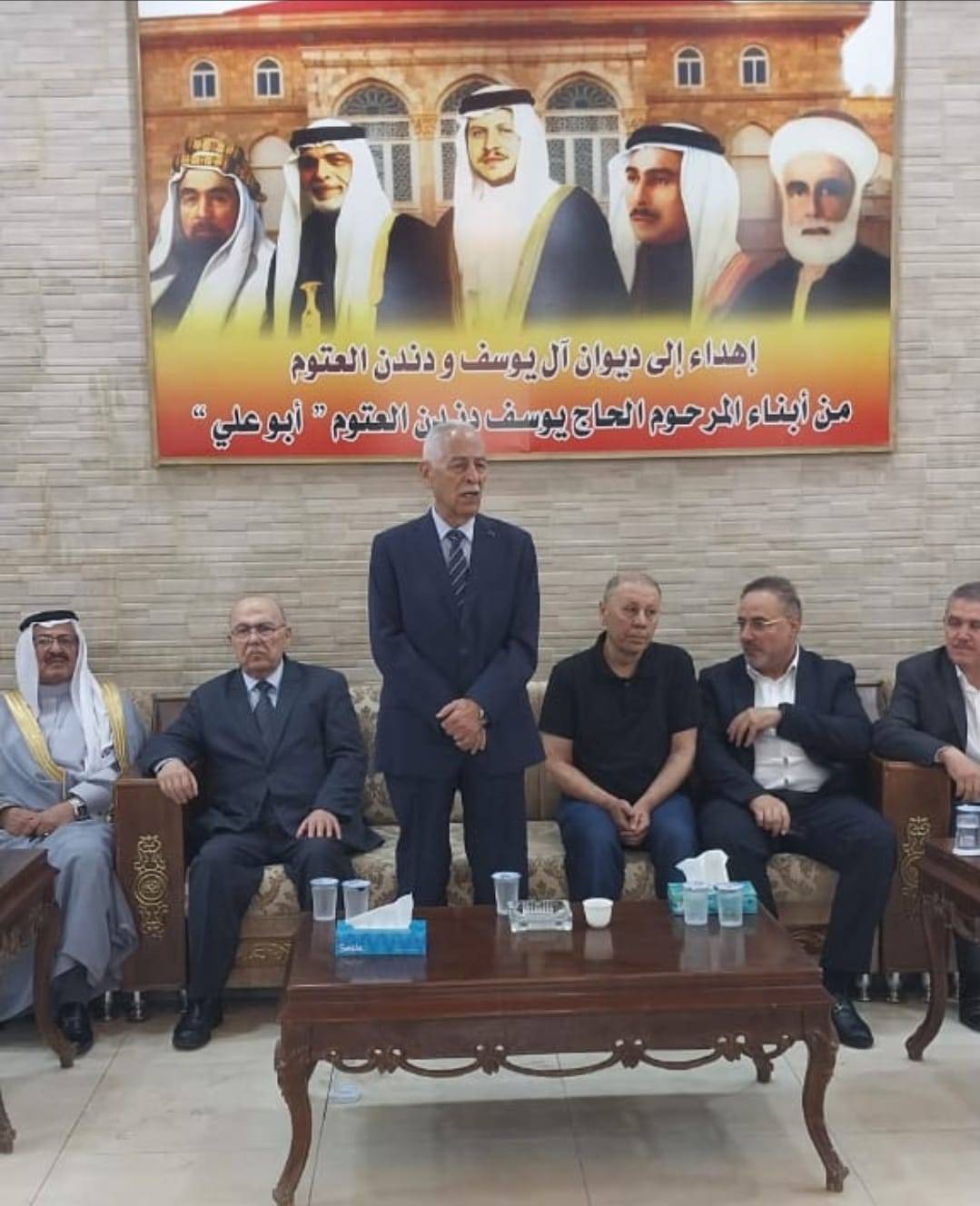 مندوبا عن الملك وولي العهد.... العيسوي يعزي عشيرتي العتوم والرواشدة....صور