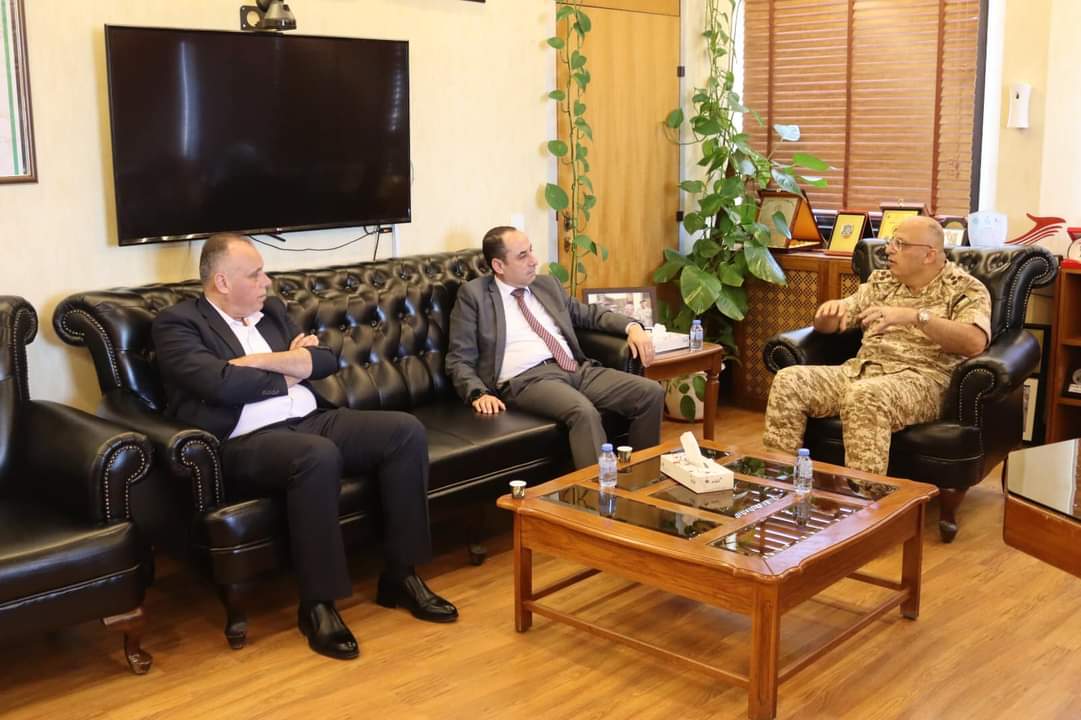 عقد امتحان رخصة المساحة في مبنى المركز الجغرافي  ...صور