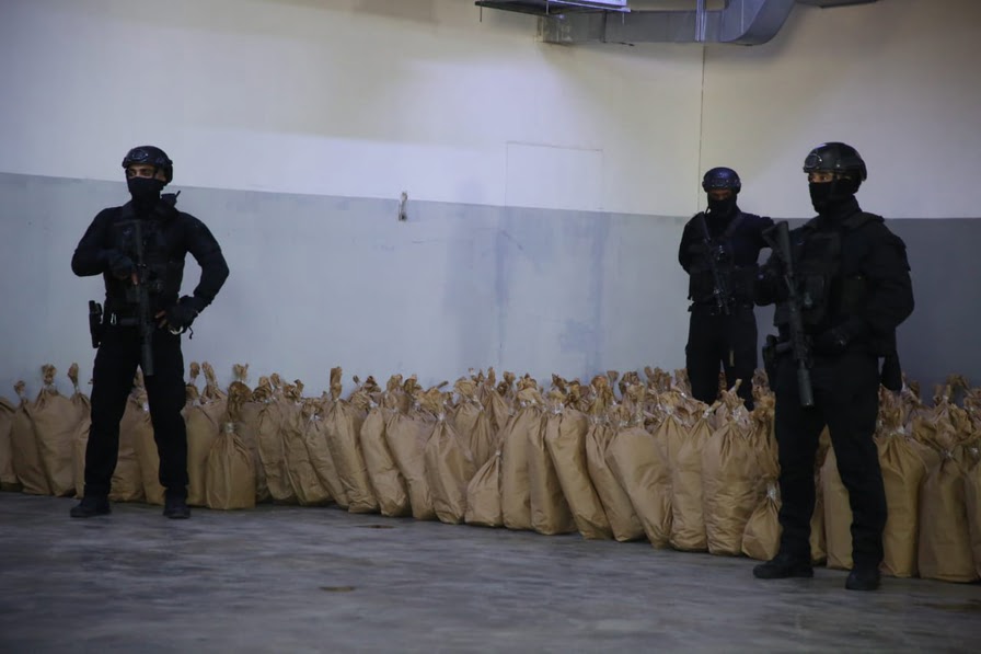 مكافحة المخدرات تتعامل مع 1676 قضية العام الحالي