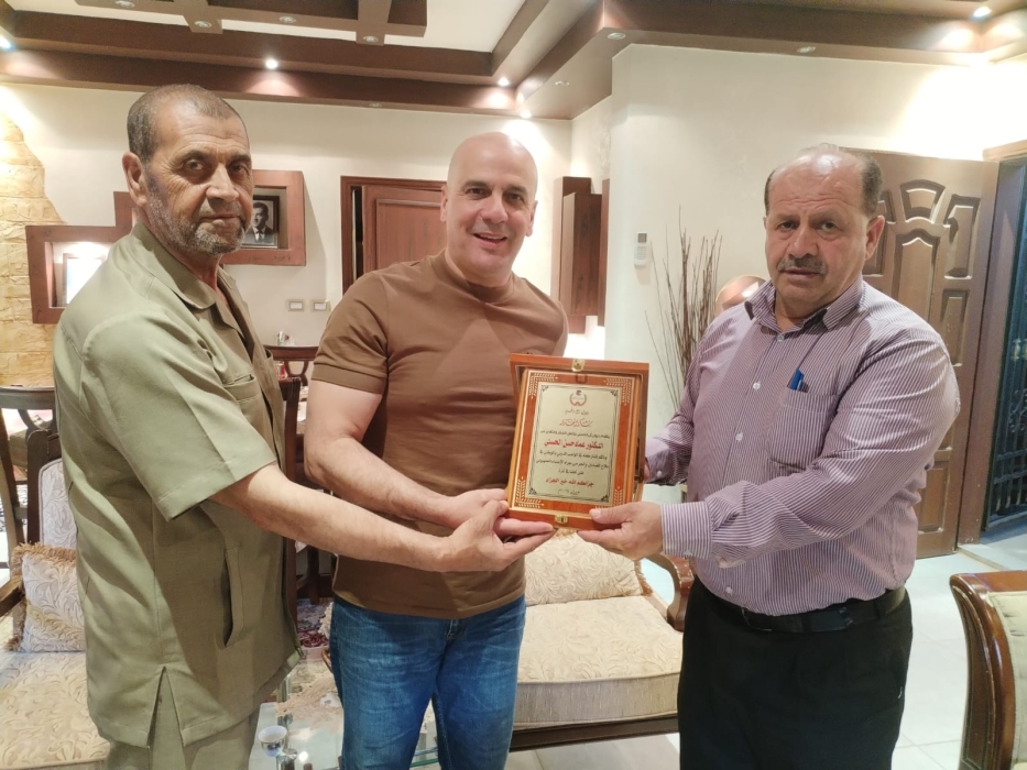 تكريم الدكتور عماد الحسني عقب عودته للمملكة بعد 148 يوما قضاها ضمن الكادر الطبي المتطوع في قطاع غزة