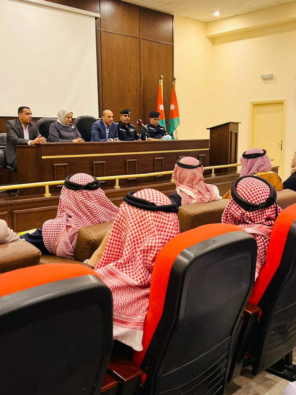 ندوة لمكافحة ظاهرة إطلاق العيارات النارية في لواء البترا