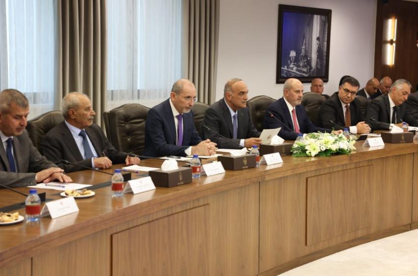 الخصاونة ونظيره الفلسطيني يترأسان اجتماعات اللجنة العليا الأردنية الفلسطينية المشتركة