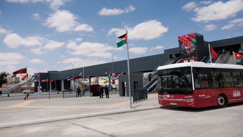 216 ألف شخص استخدموا باص عمّان الزرقاء السريع منذ 15 أيار الماضي