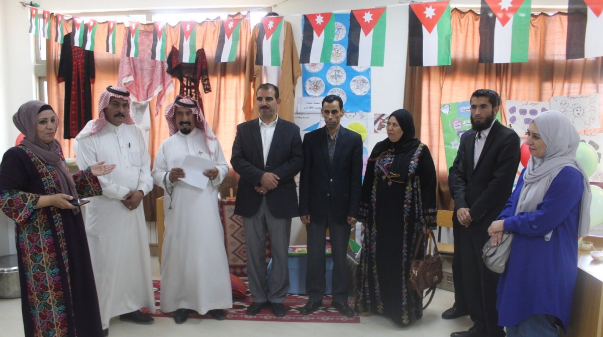 السكارنة يفتتح معرض الوسائل التعليمية والتراث الشعبي في مدرسة أرينبة الغربية الأساسية المختلطة ...صور