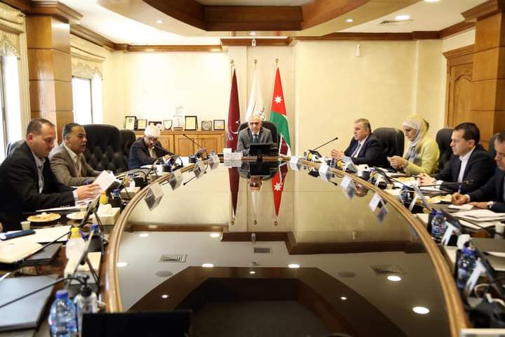 المستقلة للانتخاب تبحث مع الجهات المعنية آلية التعامل مع الدعاية الانتخابية