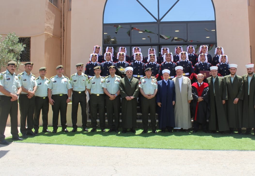 تخريج الفوج الـ12 من مرشحي كلية الأمير الحسن للعلوم الاسلامية