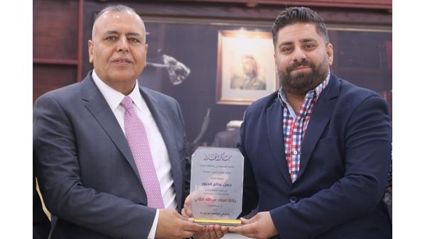 الأسرة الصحفية تكرم محافظ الزرقاءالجبور 