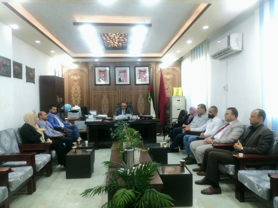 المصري يكرم فريق مبادرة (لمدرستي أنتمي) في المديرية