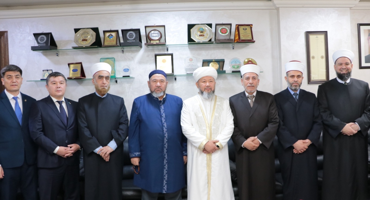 دائرة قاضي القضاة تستقبل وفدا كازاخستانيا