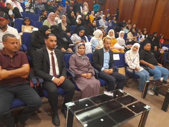 الزبن ترعى حفل تخرج طلبة رياض الأطفال في مدرسة ام بطمة الثانوية المختلطة...صور