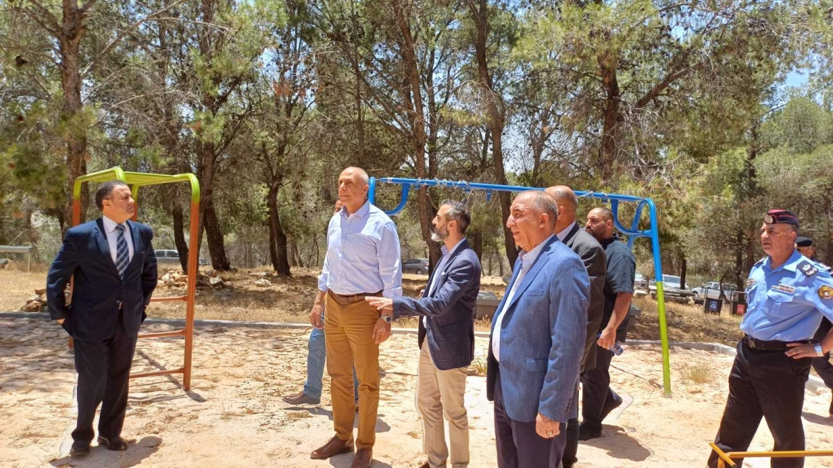 مندوبا عن رئيس الوزراء وزير البيئة يفتتح المتنزه البيئي في غابات الشهيد وصفي التل