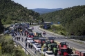 الفلاحون الأوروبيون يثورون ويقطعون الطريق بين إسبانيا وفرنسا...صور