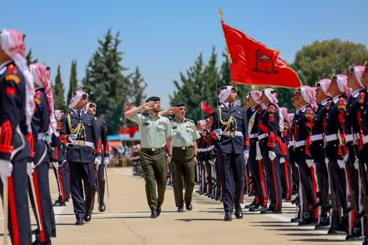 ولي العهد يرعى حفل تخريج الفوج الـ33 من الجناح العسكري بجامعة مؤتة...صور