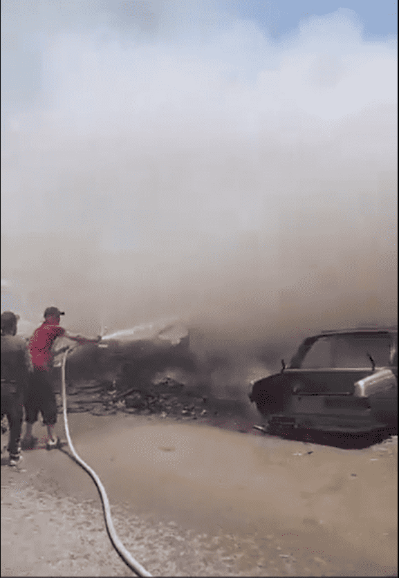 حريق يطال 3 مركبات إثر حريق أعشاب امتد إلى المدينة الصناعية في اربد