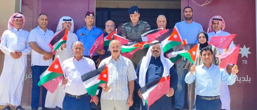 اجتماع للأجهزة الأمنية في بلدية الموقر ...صور