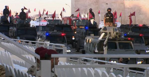 3200 فرد  من الضباط  والمرتبات الأخرى  و156 آلية عسكرية يشاركون في  الاستعراض العسكري خلال احتفال اليوبيل الفضي
