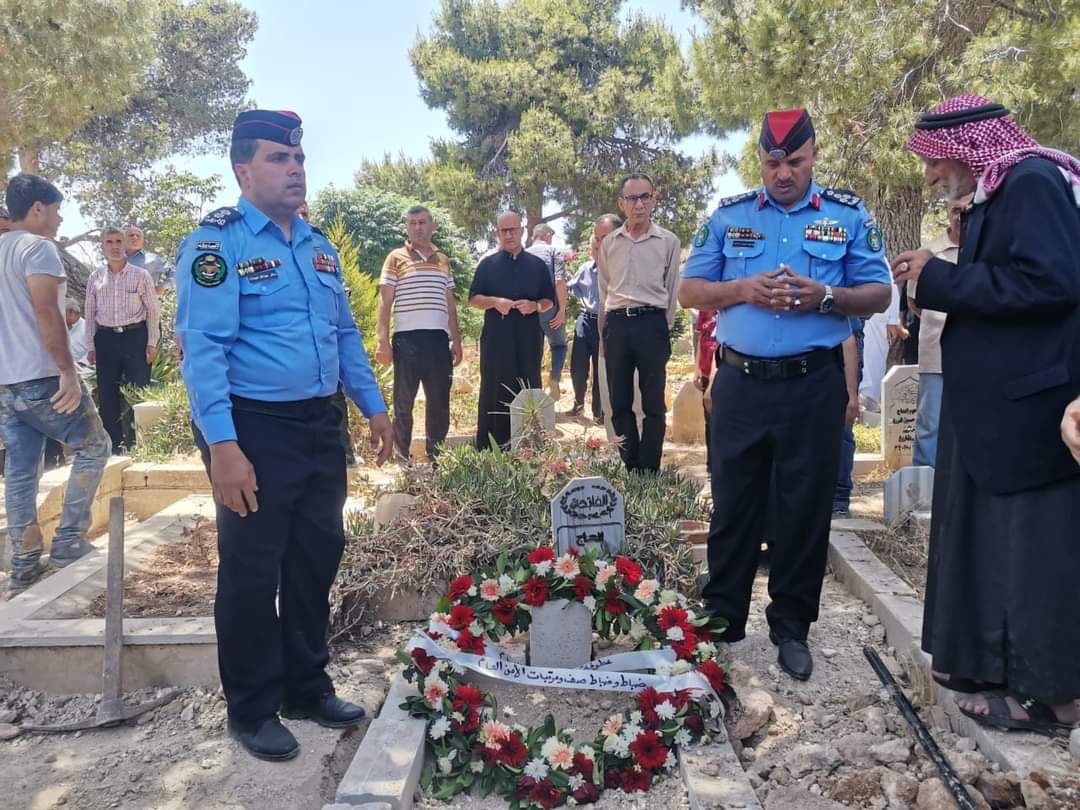 العميد العبادي يشارك في تشييع جثمان الوكيل  غازي علي سليمان بني عبدة...صور