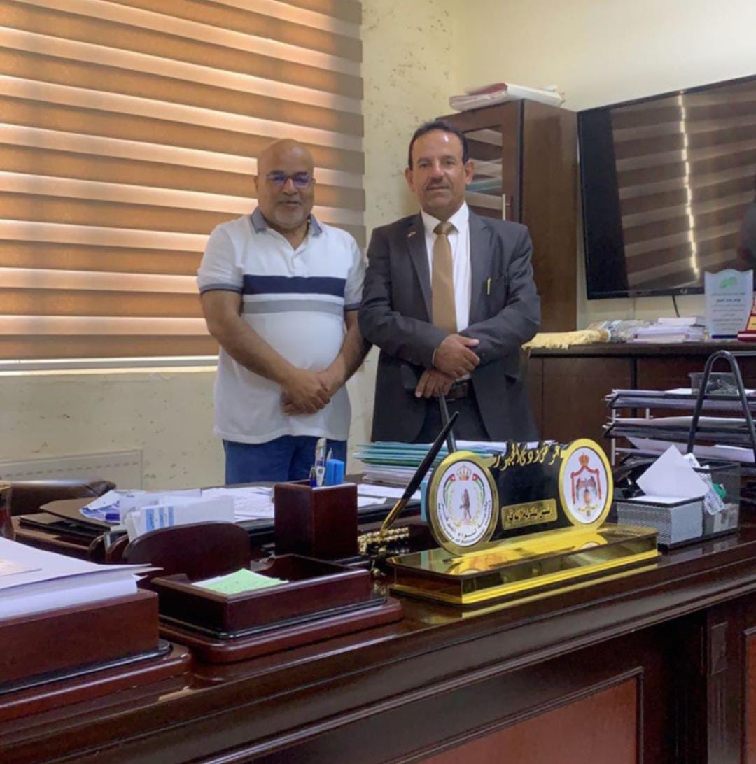 العبيدات يزور بلدية الموقر والمركز الأمني ...صور