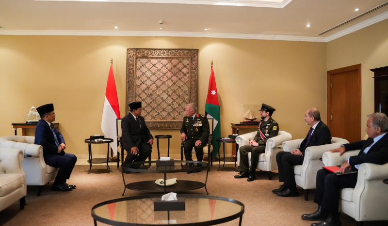 الملك يستقبل الرئيس المنتخب وزير الدفاع في جمهورية إندونيسيا