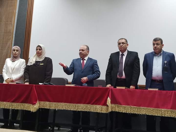 الجراح يعقد اجتماعًا لمراقبي الثانوية العامة لمناقشة مهامهم وواجباتهم وأداء القسم...صور