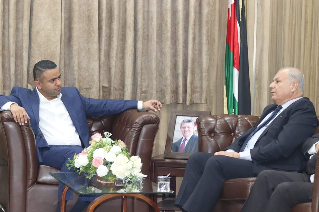 وفد من جامعة الاسراء يزور بلدية الجيزة....صور