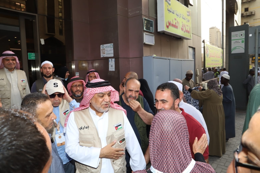 وزير الأوقاف يتفقد بعثات الحج ويقدم واجب العزاء لأحد الحجاج بوفاة والده