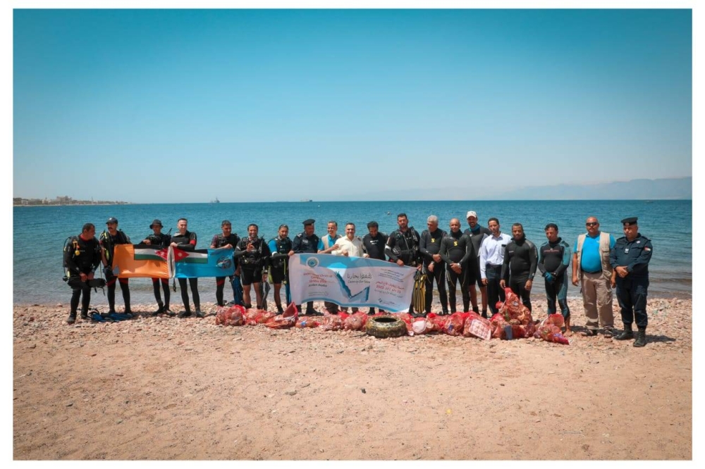 العقبة الخاصة تنفذ حملة لتنظيف النفايات البحرية