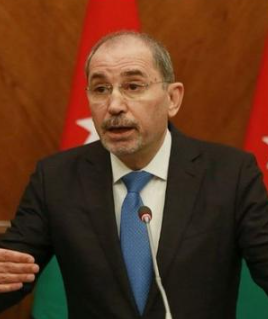 وزير الخارجية يجري اتصالا هاتفيا مع نظيره الكويتي