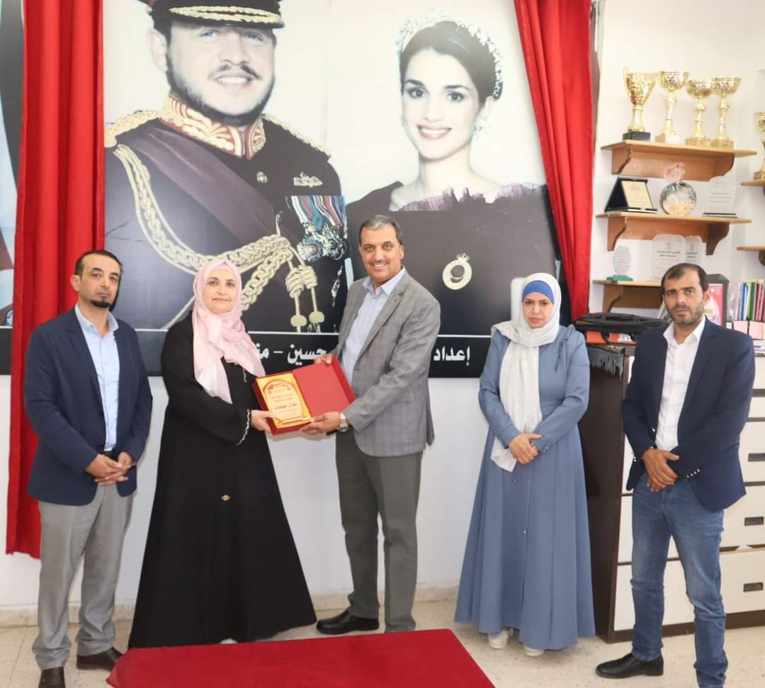 المومني تفتتح مشروع سنبلة في مدرسة ماريا القبطية الثانوية المختلطة.