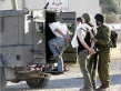الاحتلال يعتقل 14 فلسطينيا ويهدم منزلا في الخليل