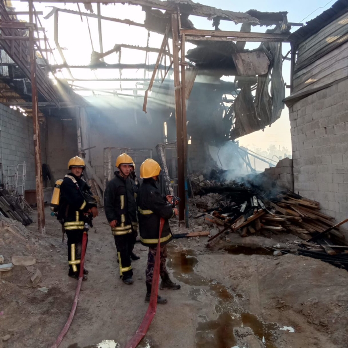 الدفاع المدني يخمد حريق هنجر مصنع بلاستيك في محافظة الزرقاء