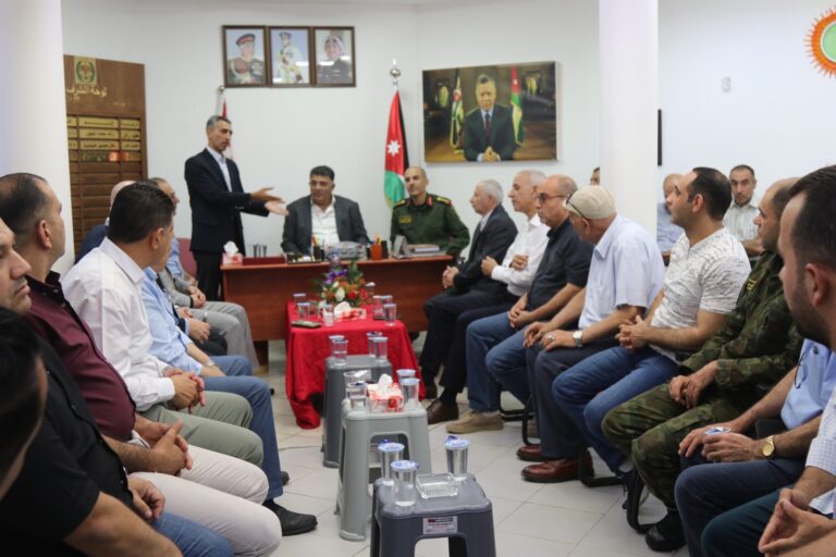 محافظ نابلس يزور المستشفى الميداني الاردني نابلس3