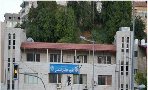 بلدية عجلون تنفذ حملة إزالة وتعقيم لمواقع ذبح الأضاحي