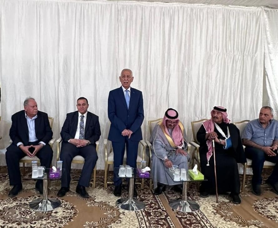 مندوبا عن الملك وولي العهد.. العيسوي يعزي الحجاحجة وأبو هزيم...صور