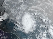 المركز الوطني الأمريكي: العاصفة المدارية بيريل تتحول إلى إعصار