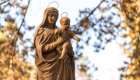 تكسير تمثال للعذراء مريم في النمسا.. ما القصة؟