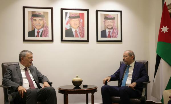 الصفدي: الأردن يقف بكل إمكانياته لتوفير الدعم للأونروا