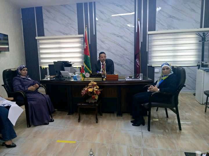 العبيدات يواصل جولاته التفقدية لقاعات الثانوية العامة في لواء الموقر