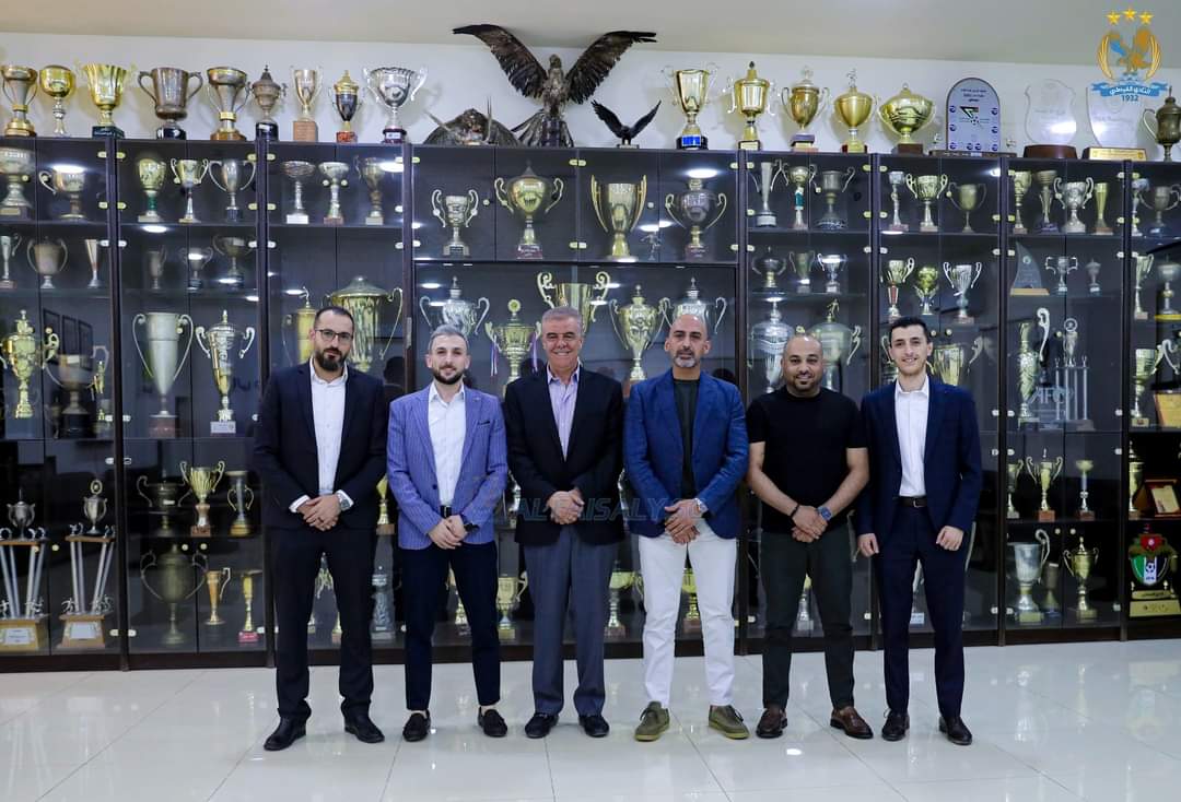 الفيصلي يُبرم اتفاقية اطلاق متجر النادي...صور