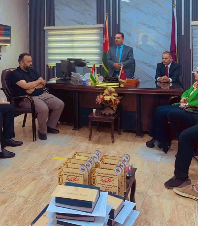 العبيدات يرعى تكريم مجلس البرلمان الطلابي في مديرية الموقر...صور