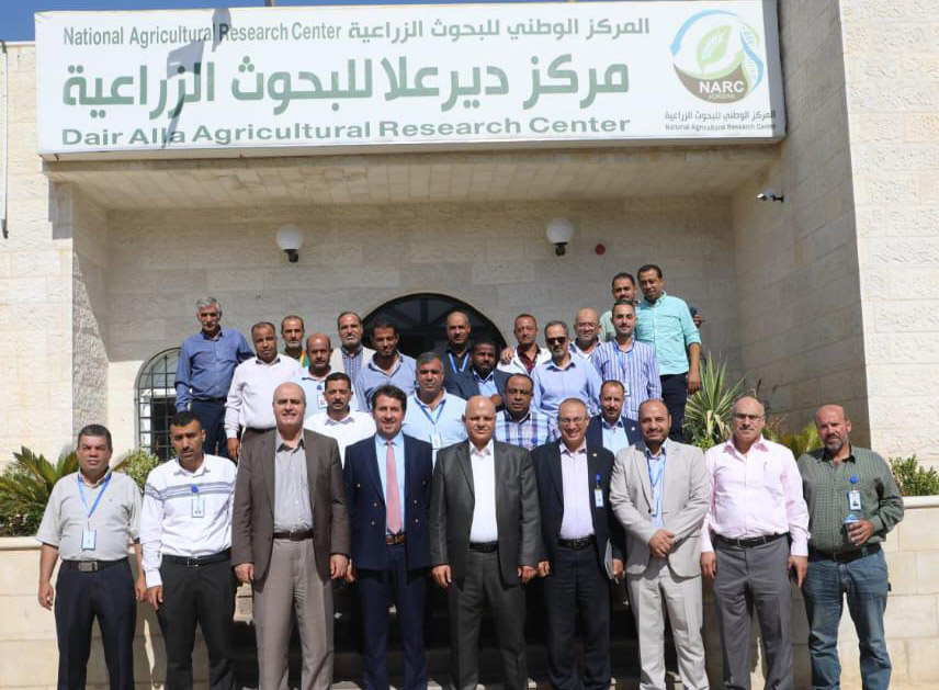 البحوث الزراعية: مشغل تدريج وتعبئة دير علا نواة للتسويق الجيد
