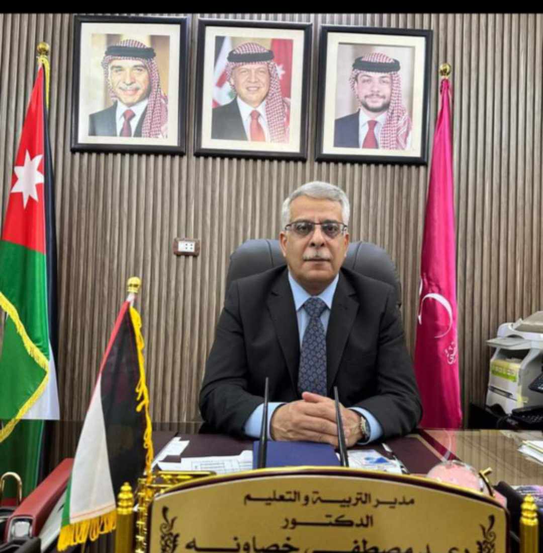 الخصاونة يتابع سير امتحانات التوجيهي في عدد من قاعات لواء الطيبة .