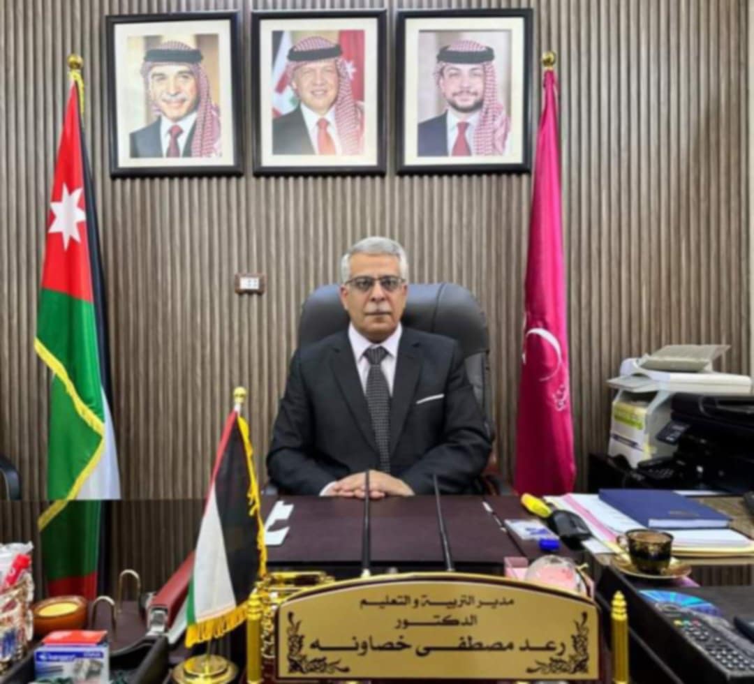 الخصاونة يتابع سير امتحانات الثانوية العامة في عدد من قاعات لواء الوسطية.