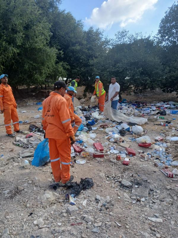 بلدية السلط الكبرى تنفذ حملة نظافة شاملة في مناطق التنزه