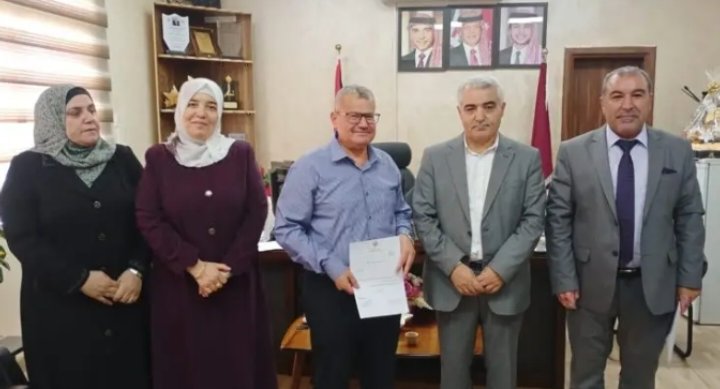 الحجاج يكرم مديرية التربية والتعليم على الجهود المبذولة في انجاح عقد امتحان التوجيهي