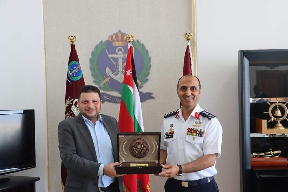 وفد من الأكاديمية الأردنية للدراسات البحرية يزور قيادة القوة البحرية والزوارق الملكية. ..صور