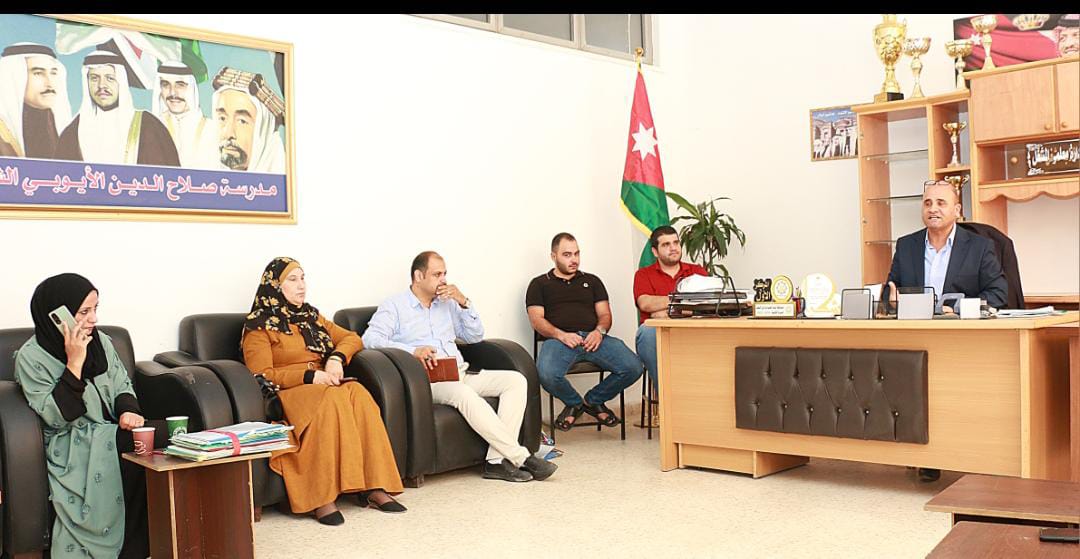 الحباشنة يتفقد مجموعة من المدارس المطبقة لبرنامج BTEC والانشاءات والإضافات الصفية بها وبدء فصل التدريب الصيفي للطلبة