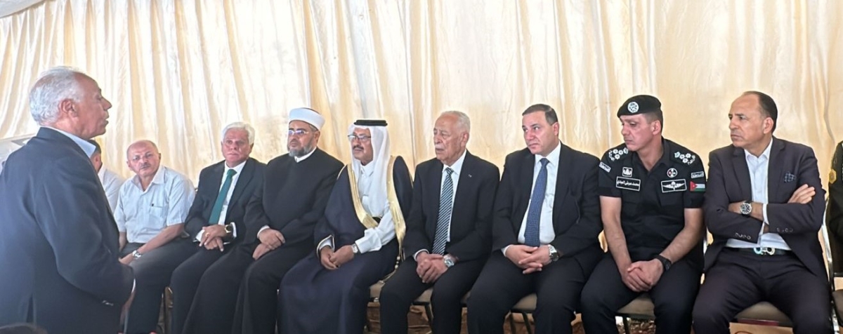 مندوبا عن الملك وولي العهد.. العيسوي  يعزي قبيلة عباد العليوات...صور