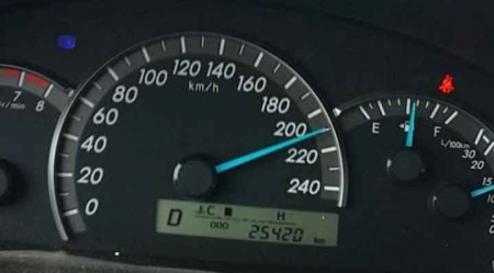 ضبط مركبة تسير بسرعة جنونية على الصحراوي