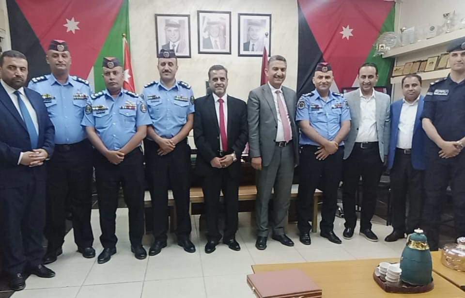 مدير تربية لواء القويسمة يكرم عدد من رؤساء المراكز الأمنية ...صور 